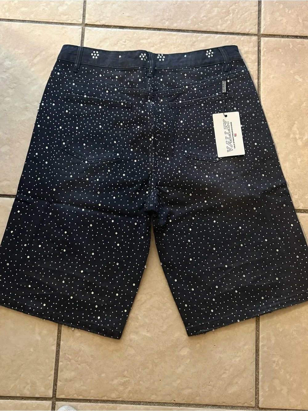 VALE FOREVER RHINESTONE BLACK JEAN SHORTS 🔥